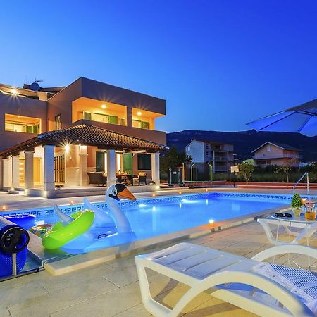 Villa Rusula Rudine  Exteriör bild
