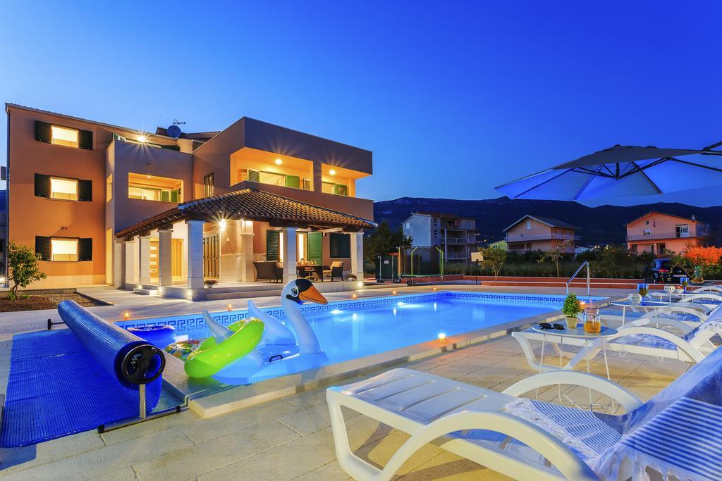 Villa Rusula Rudine  Exteriör bild